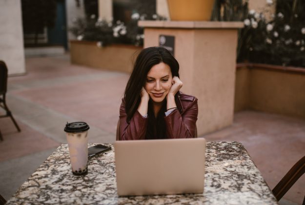 10 facts about long-distance relationships