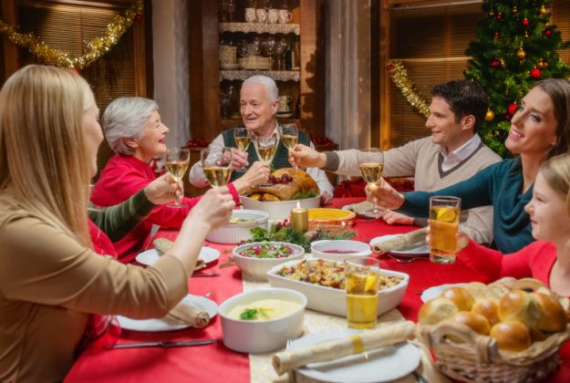 Top ten family traditions during winter holidays in Ukraine