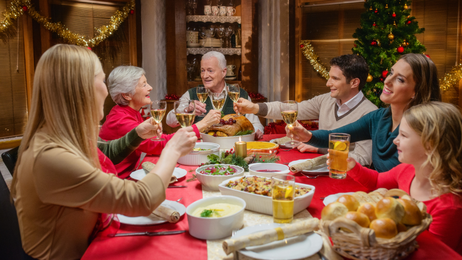 Top ten family traditions during winter holidays in Ukraine