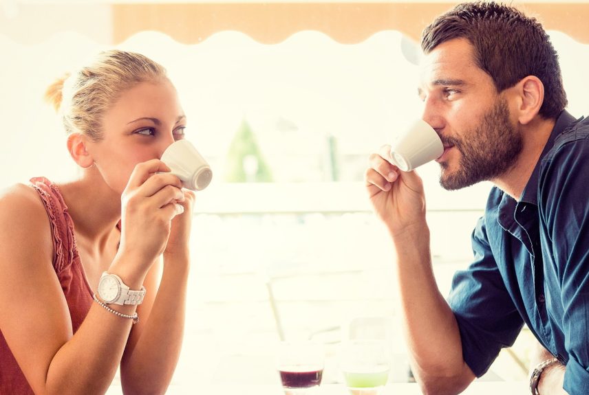 Painful silence. How to avoid pauses during a date?