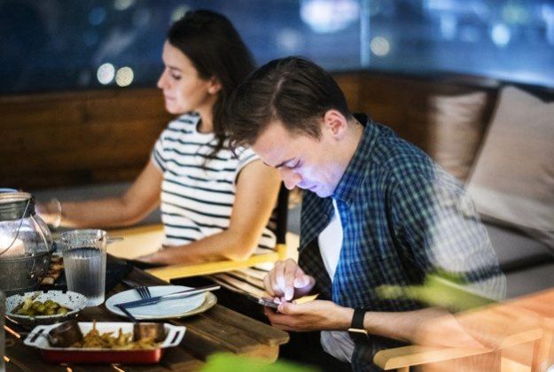 First date etiquette