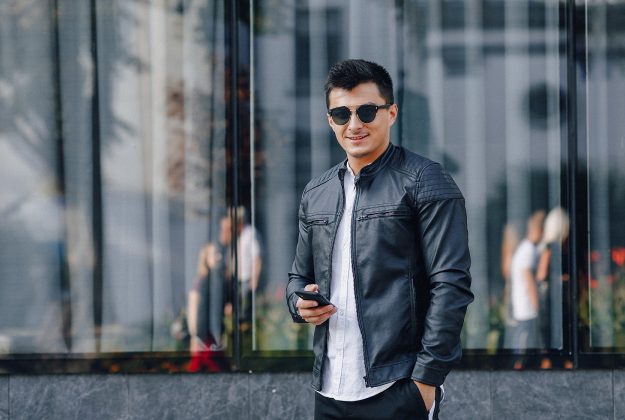 Sexiest Things a Guy Can Wear – According to Women