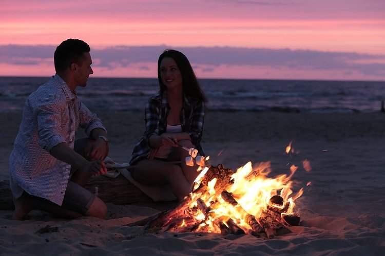 Outdoor Date Ideas that Beat Dinner and a Movie