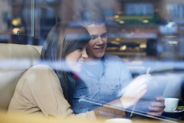 8 Words To Never Say On A First Date
