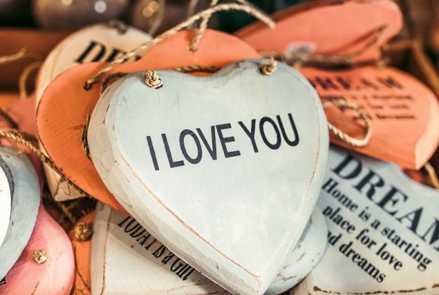 5 Behaviors Selfish People Display In A Relationship