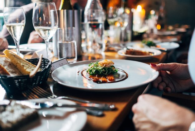 How to Make the Perfect Dinner Date