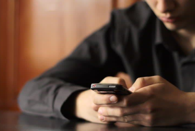 Why does a girl who gave me her number doesn`t respond to me anymore?