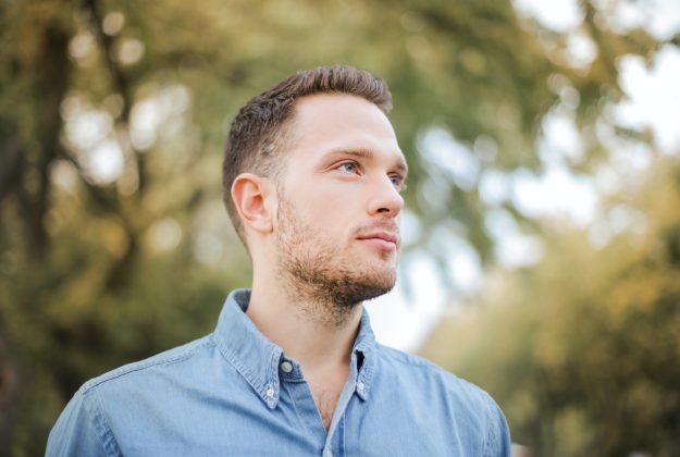 Is it true that women only date good looking guys?