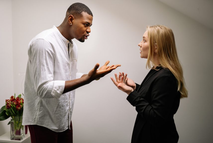 What are the red flags when getting to know someone